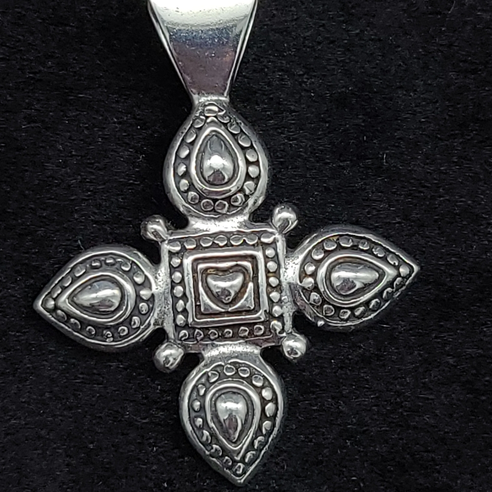 Vintage QT Sterling Silver Maltese Cross Pendant